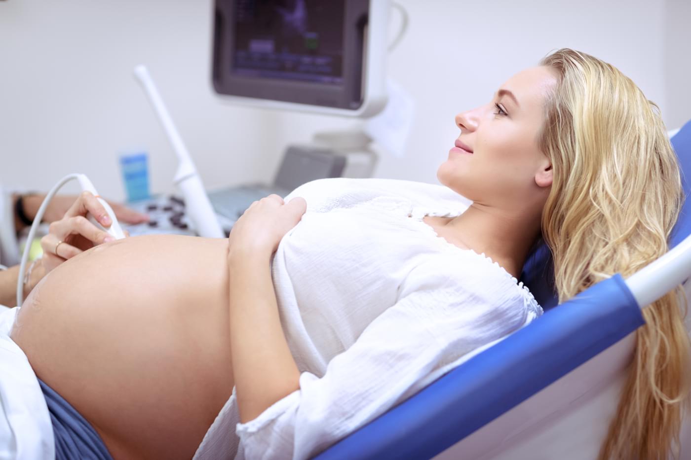 pregnant woman on ultrasound 2022 02 02 05 05 44 utc Omda 04